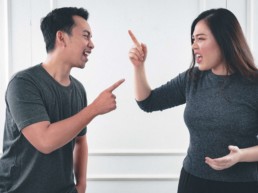 conflit au bureau entre un homme et une femme